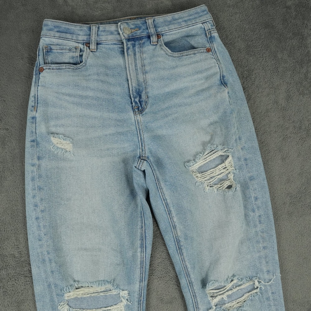 American Eagle Mom Straight Jean Womens 2 X-Short Light Wash Ripped Distressed